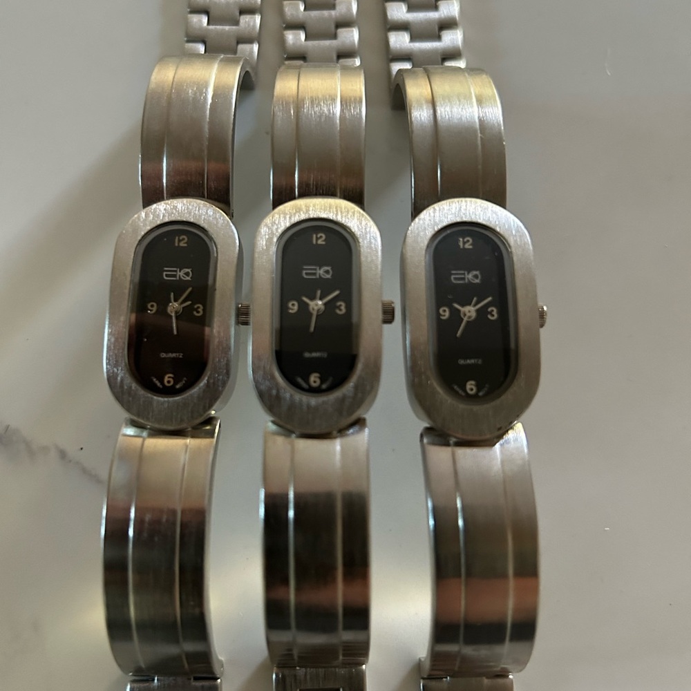 Sleek Silver ladies watch with Black Face-Japan Quartz-brand new (1 per buyer)